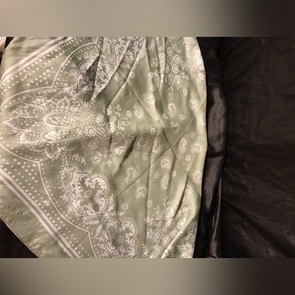 Scarf - Picture 4 of 4